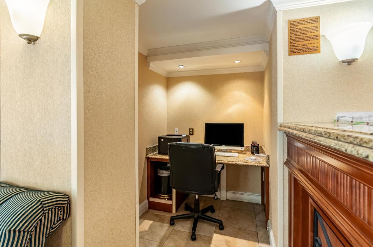 Quality Inn Iwo Jima Arlington Dış mekan fotoğraf